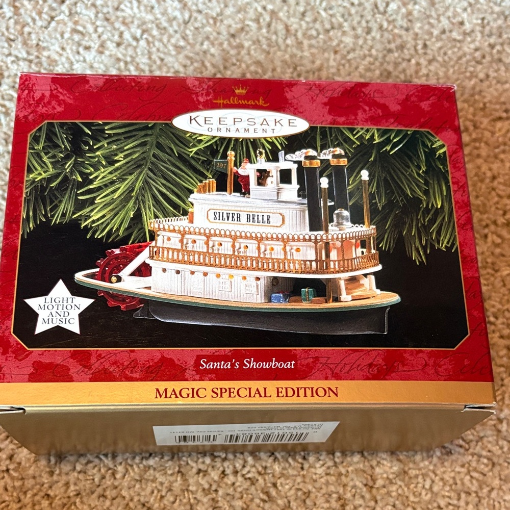 Hallmark Keepsake Ornament - Silver Belle Showboat